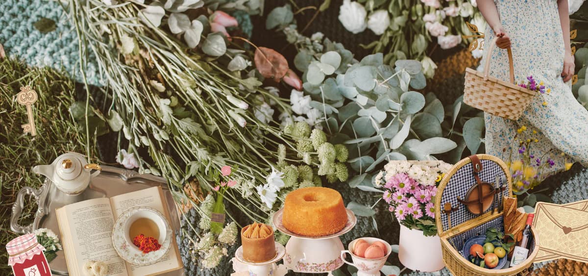 Vintage home and jewelry collection